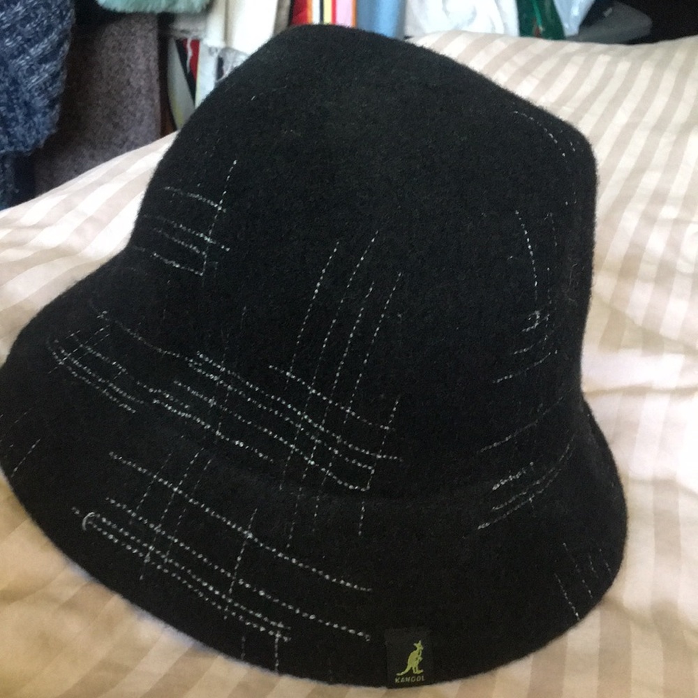 Black wool Kangol hat